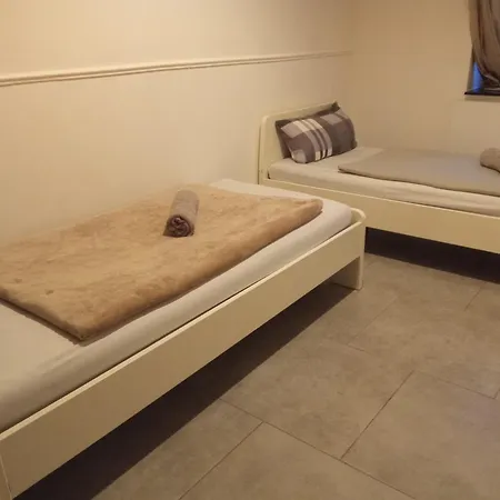 Topflat Mit Kueche I Gratis Parkplatz I Zwei Schlafzimmer I Zentrumnah 아파트 *