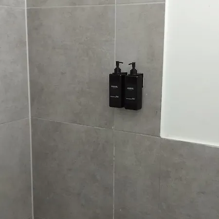 Topflat Mit Kueche I Gratis Parkplatz I Zwei Schlafzimmer I Zentrumnah *