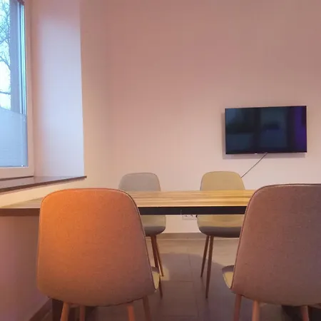 Topflat Mit Kueche I Gratis Parkplatz I Zwei Schlafzimmer I Zentrumnah *