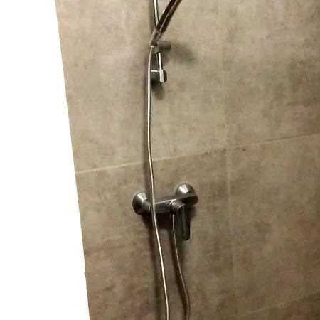 Topflat Mit Kueche I Gratis Parkplatz I Zwei Schlafzimmer I Zentrumnah Apartman *