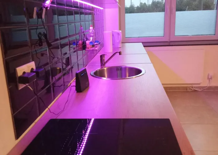 Topflat Mit Kueche I Gratis Parkplatz I Zwei Schlafzimmer I Zentrumnah *