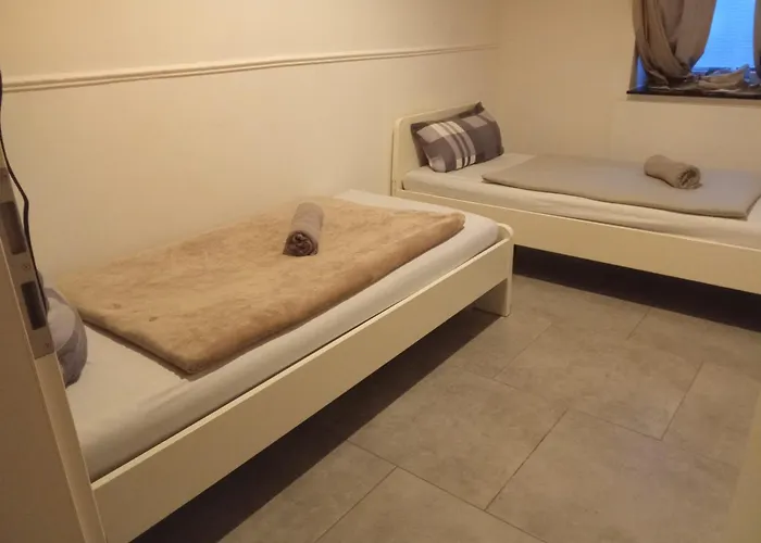 Topflat Mit Kueche I Gratis Parkplatz I Zwei Schlafzimmer I Zentrumnah Apartment *