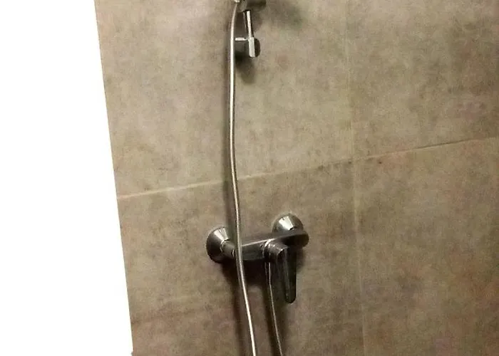 Topflat Mit Kueche I Gratis Parkplatz I Zwei Schlafzimmer I Zentrumnah Apartment *