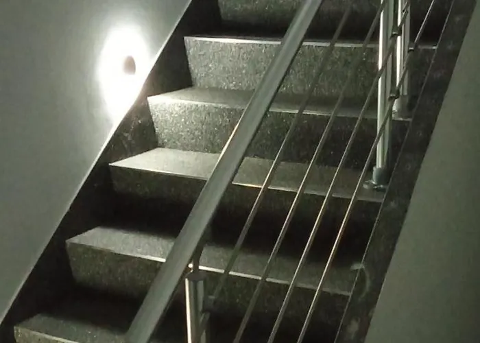 Topflat Mit Kueche I Gratis Parkplatz I Zwei Schlafzimmer I Zentrumnah *