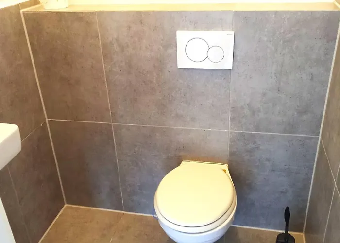 Apartment Topflat Mit Kueche I Gratis Parkplatz I Zwei Schlafzimmer I Zentrumnah Dortmund