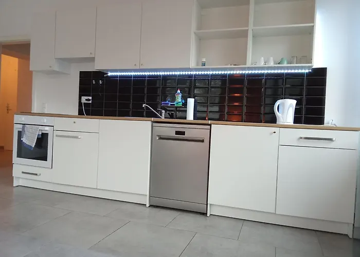 Topflat Mit Kueche I Gratis Parkplatz I Zwei Schlafzimmer I Zentrumnah